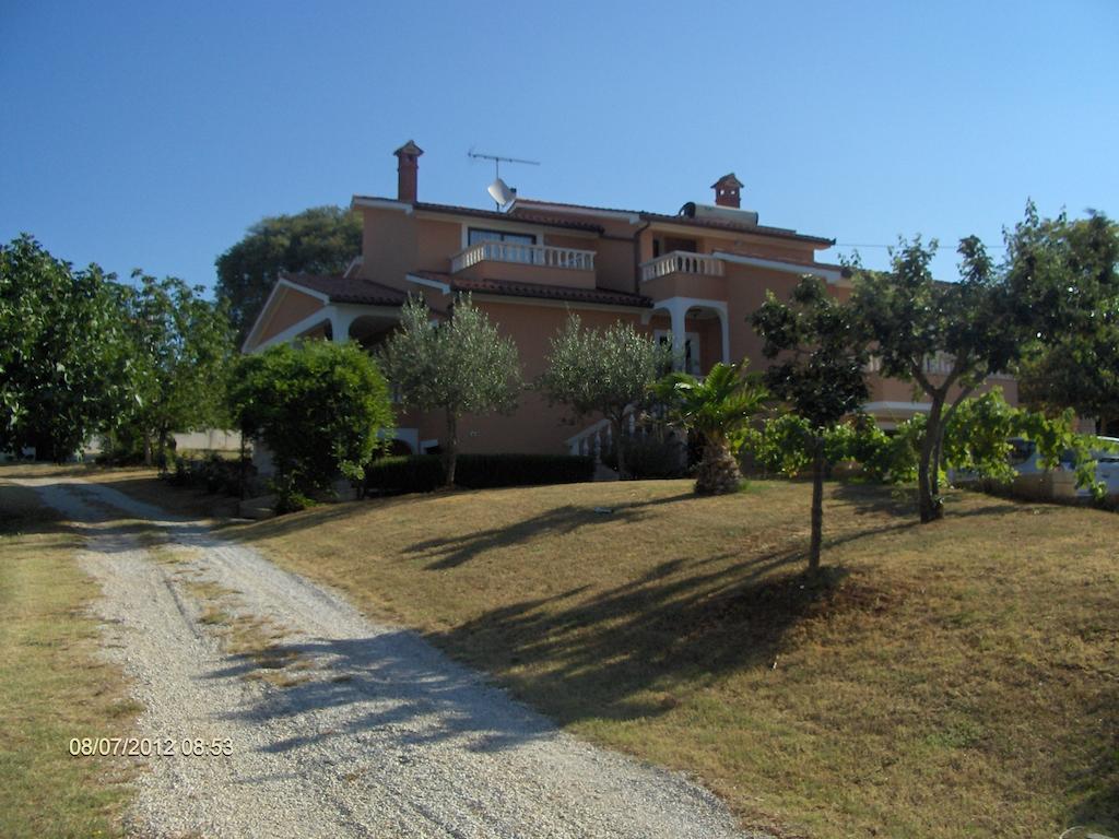Apartman Andela Labinci Exterior photo