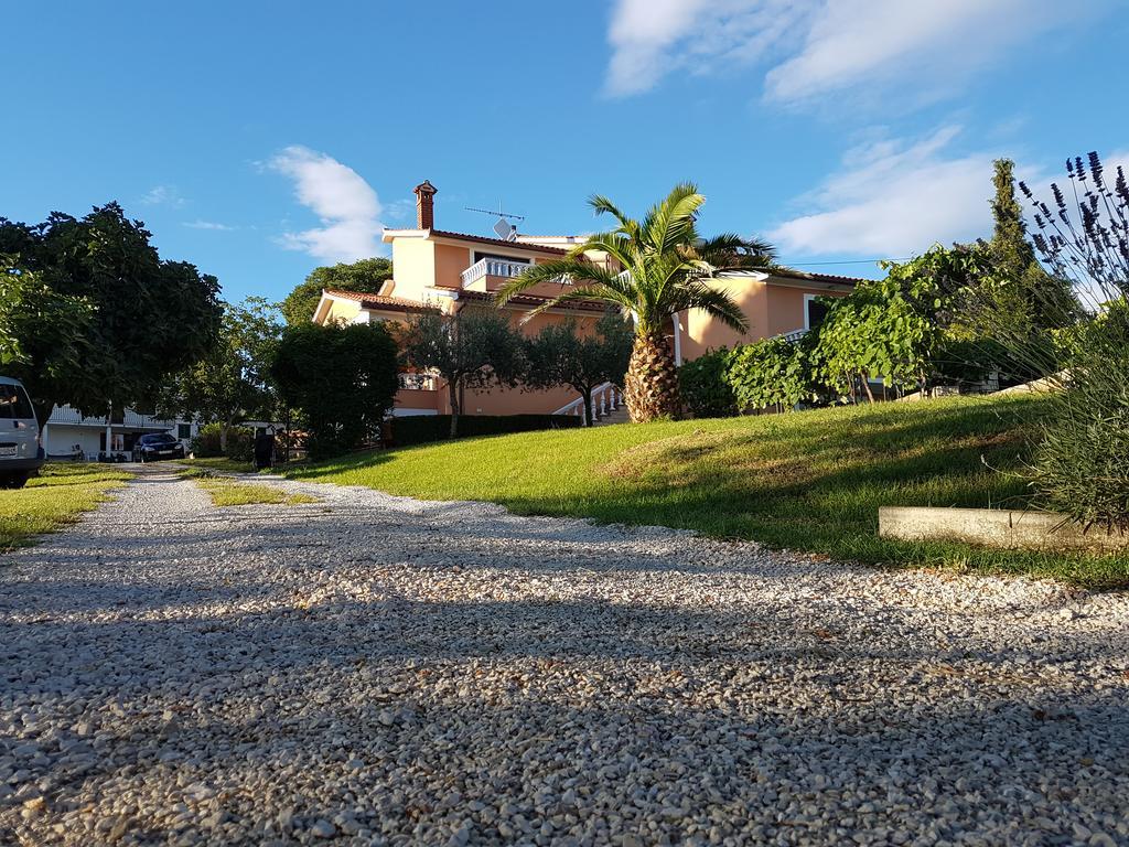 Apartman Andela Labinci Exterior photo